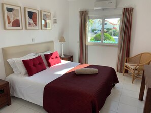 2 bedrooms, in-room safe, iron/ironing board, free WiFi