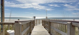 2BR Beachfront Condo w/ AMAZING Views! In the Heart of Gulf Shores.