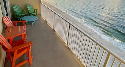 2BR Beachfront Condo w/ AMAZING Views! In the Heart of Gulf Shores.