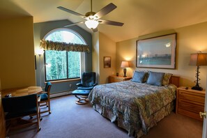 3 sovrum, skrivbord, strykjärn/strykbräda och gratis wi-fi