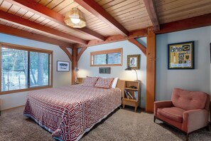 5 bedrooms, travel crib, free WiFi, bed sheets - SHAD03 - Family Friendly Home, Great Deck, AC, Sauna, Bikes, Sunriver views (Sunriver)