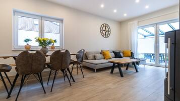 Televisor intel·ligent i llar de foc