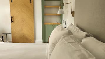 Premium Room, 1 King Bed | Frette Italian sheets, premium bedding, down duvets, pillow-top beds