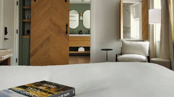 Habitación Premium, 1 cama de matrimonio grande | Sábanas italianas Frette y ropa de cama de alta calidad