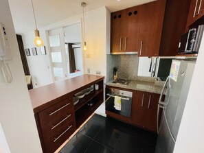 Kühlschrank, Ofen, Herdplatte