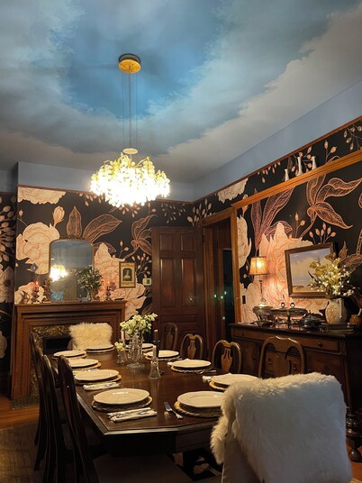 The Vintage Inn Boutique ~ Bed and Breakfast and Vintage Shop.