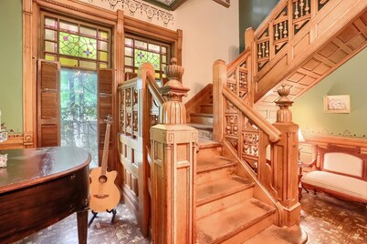 The Vintage Inn Boutique ~ Bed and Breakfast and Vintage Shop.