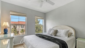 3 habitaciones, tabla de planchar con plancha, cuna de viaje y wifi 
