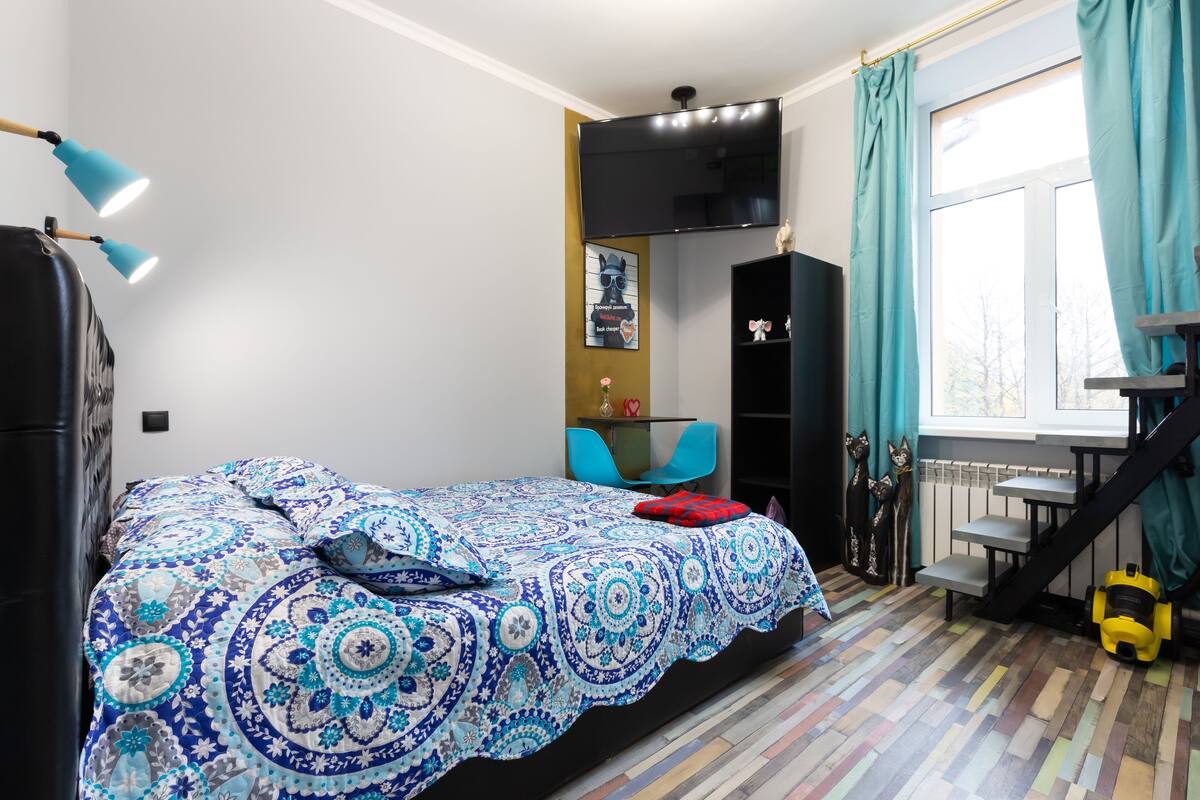 Design Studio, 1 Bedroom, Non Smoking, Kitchenette | Iron/ironing board, free WiFi