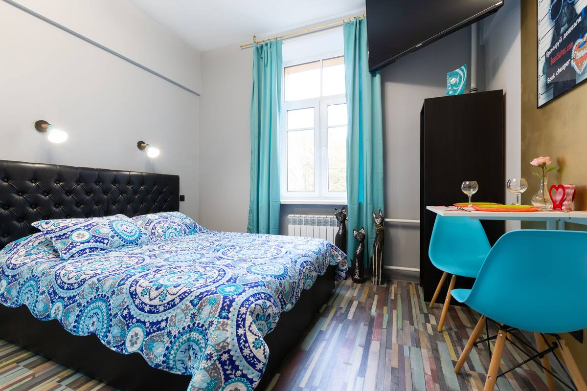 Basic Studio, 1 Bedroom, Non Smoking, Kitchenette | Iron/ironing board, free WiFi