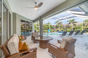 Piscina all'aperto, una piscina riscaldata