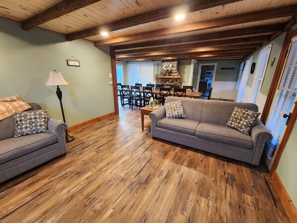 Smart TV, fireplace, DVD player