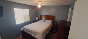 3 bedrooms, free WiFi, bed sheets - Lake front living at its best!!! (Camdenton)