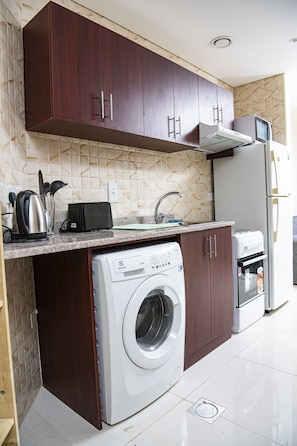 Fridge, microwave, oven, stovetop