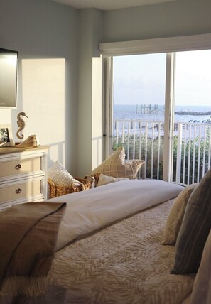 2 bedrooms, in-room safe, iron/ironing board, free WiFi