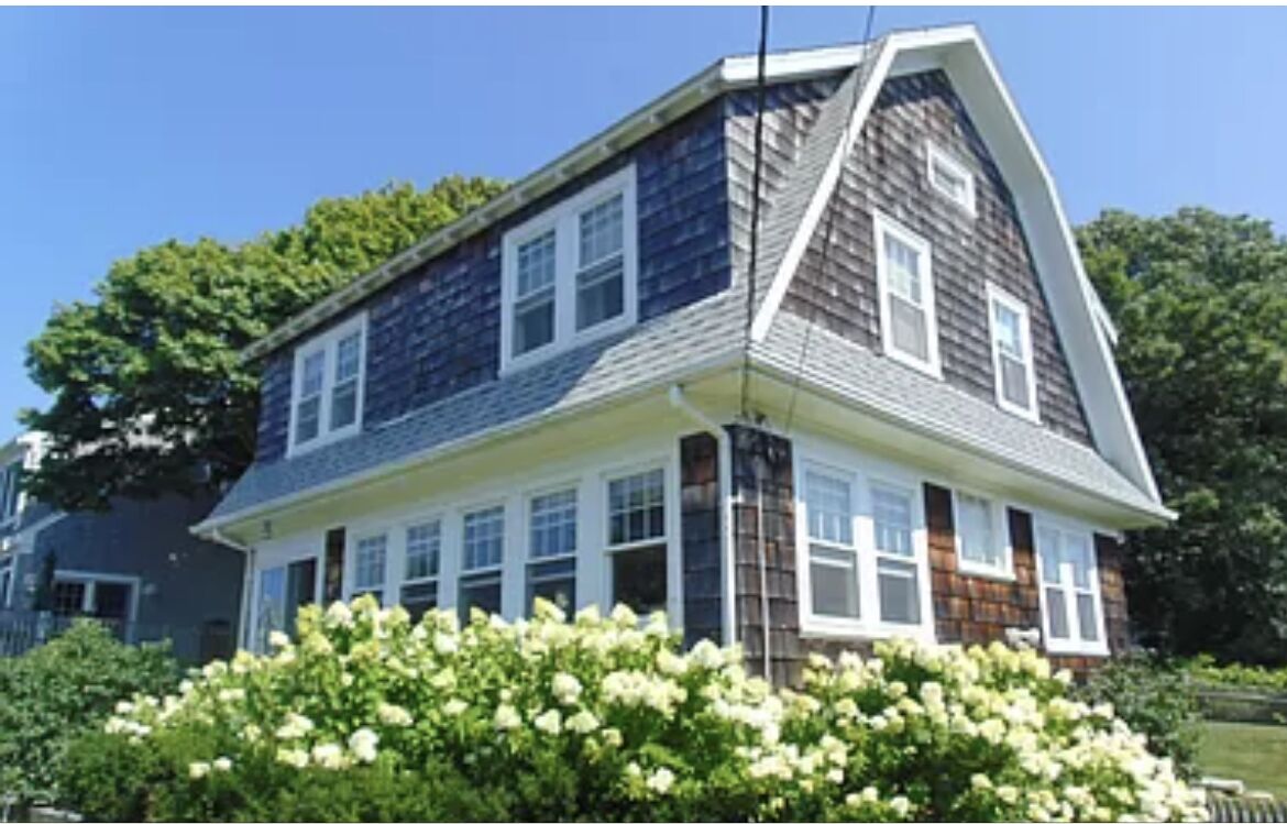 Newly renovated, warm, welcoming beach house. Steps to the ocean