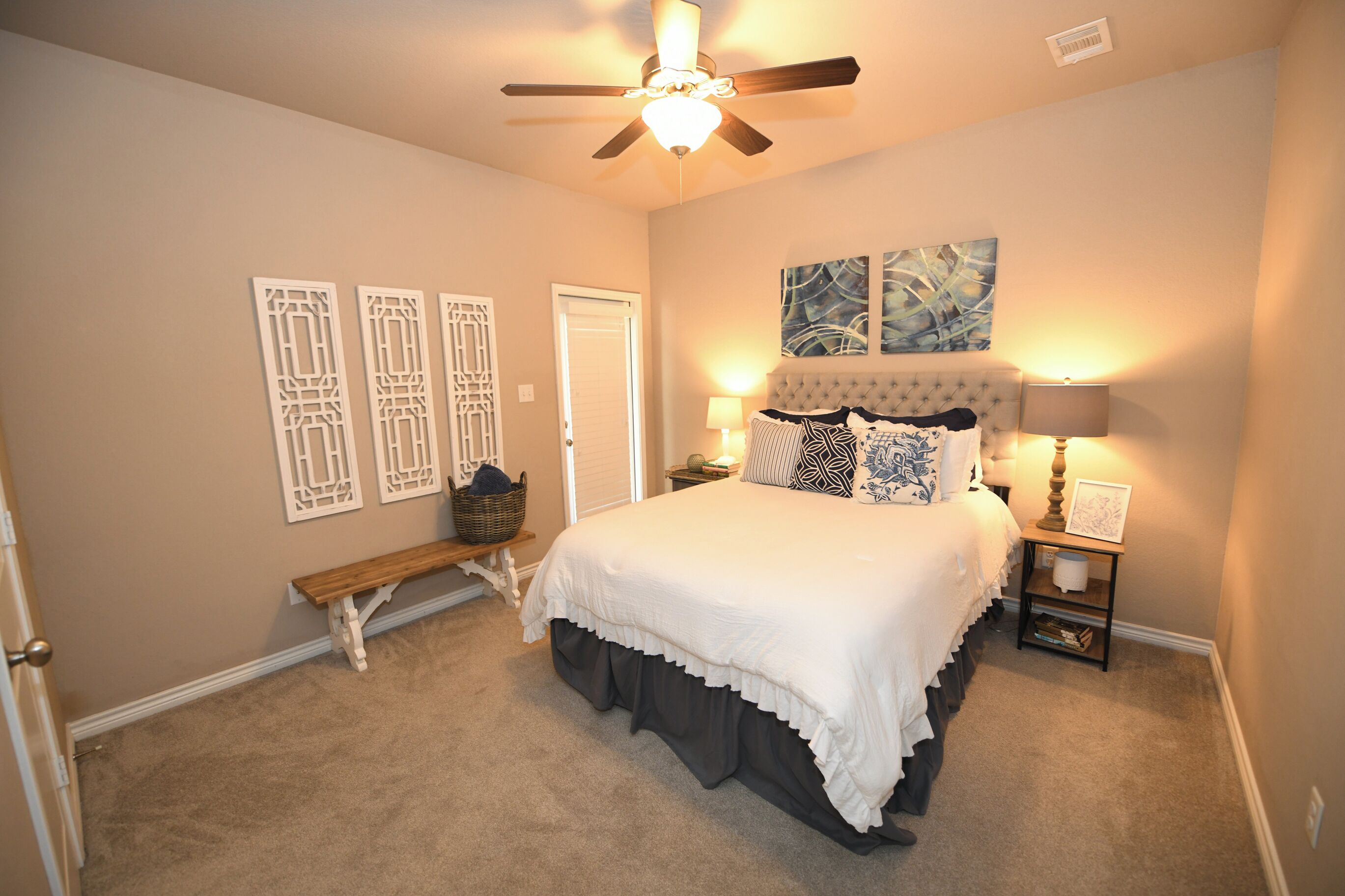 4 soverom, strykejern/-brett, wi-fi (inkludert) og sengetøy