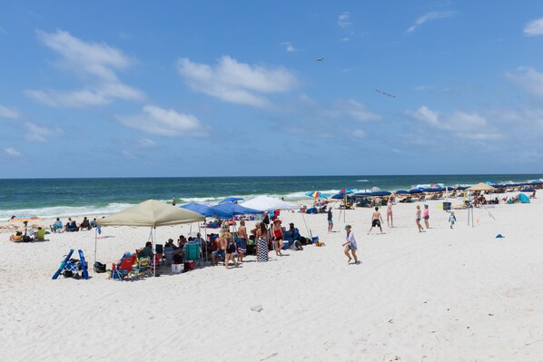 Beach nearby, sun-loungers, beach towels