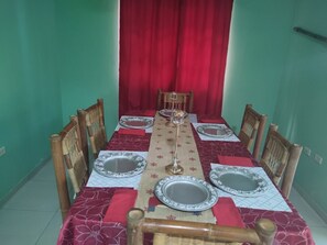 تناول الطعام