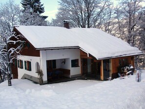 Exterior - Vacation home with conservatory, fireplace and garden barbecue in a secluded location in the mountains (Tschagguns)