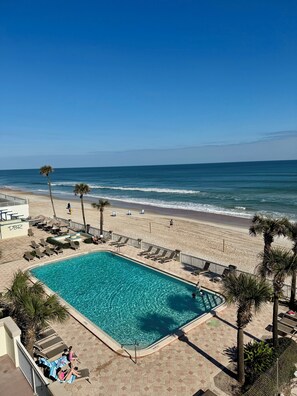 Pool - Daytona Beach Oceanfront 1st floor  (Daytona Beach)