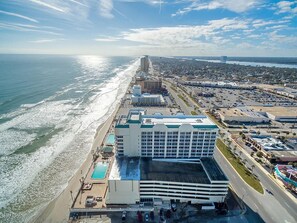 Exterior - Daytona Beach Oceanfront 1st floor  (Daytona Beach)