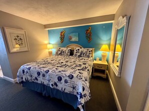 1 bedroom, memory-foam beds, iron/ironing board, free WiFi - Daytona Beach Oceanfront 1st floor  (Daytona Beach)