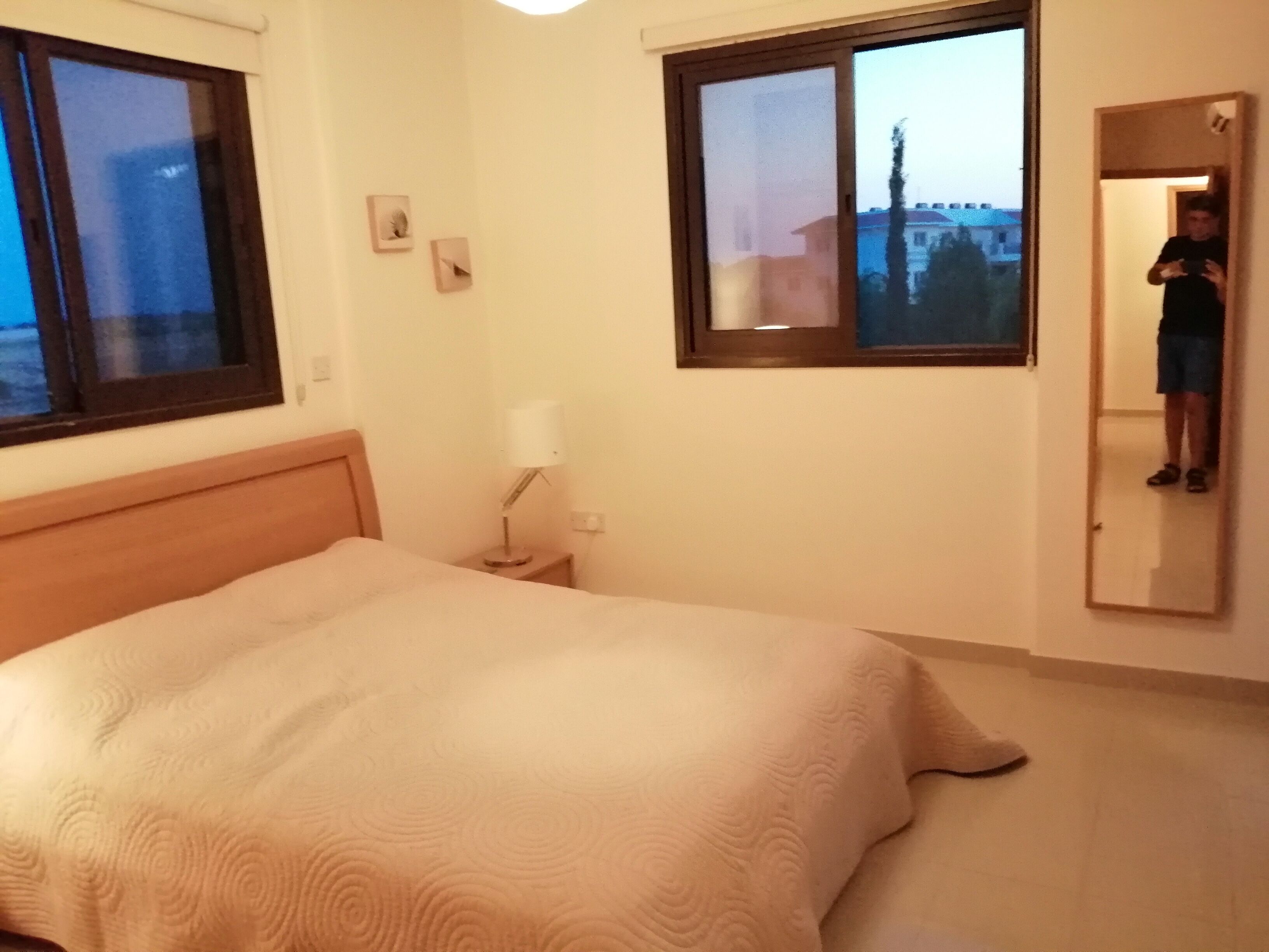 2 chambres, fer et planche à repasser