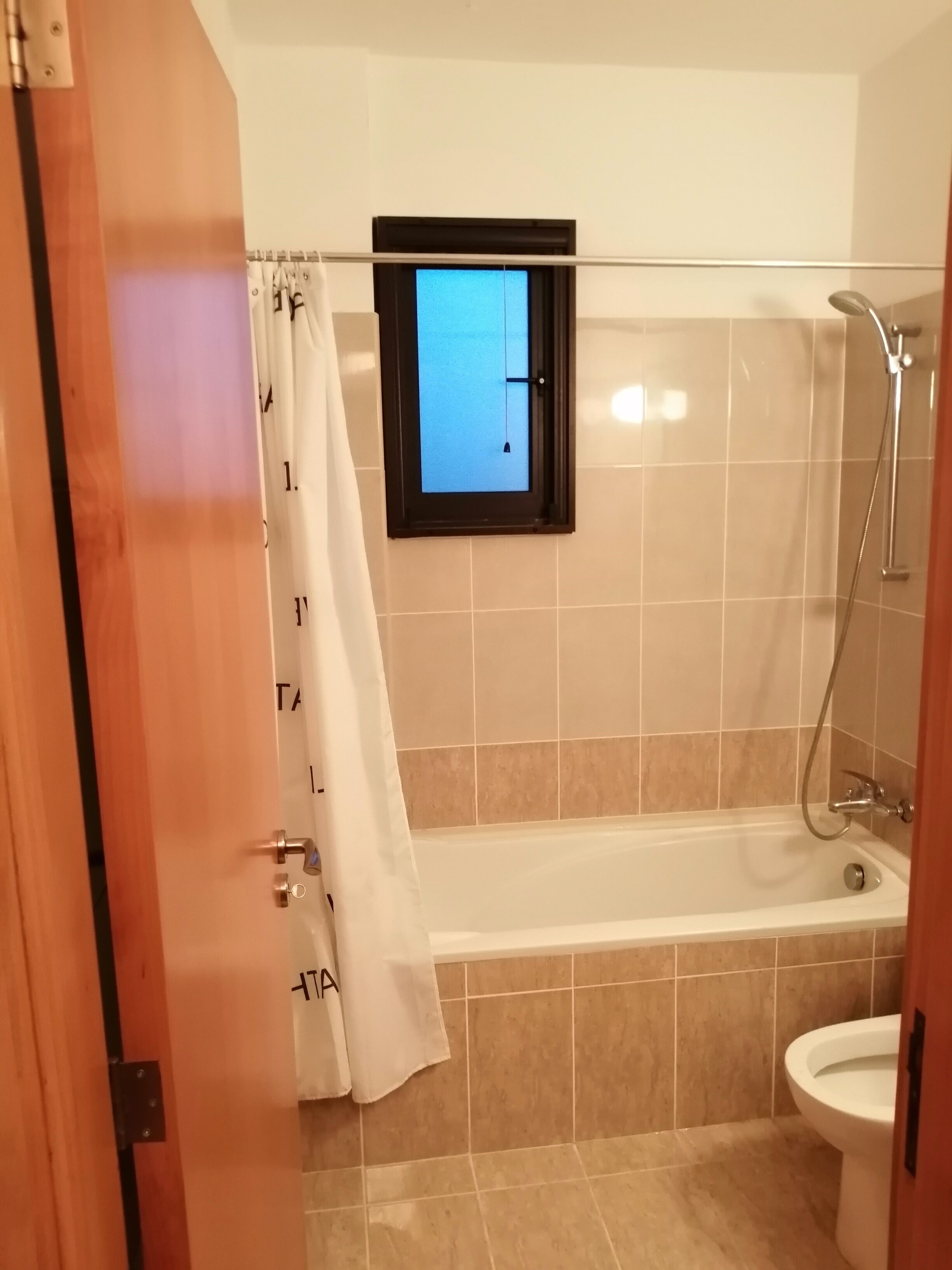 Ducha y bañera combinadas y bañera de hidromasaje