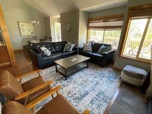 Smart TV, fireplace, offices