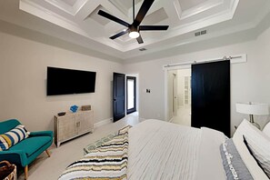 4 bedrooms, desk, iron/ironing board, travel crib