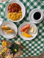 Café da manhã com buffet grátis todos os dias