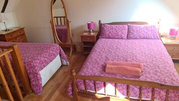 1 bedroom, iron/ironing board, free WiFi, bed sheets
