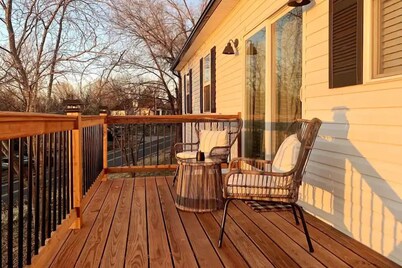 Private 2BR Hermann Home w/ Deck + Trolley Pickup - Great Event-Ready Stay!