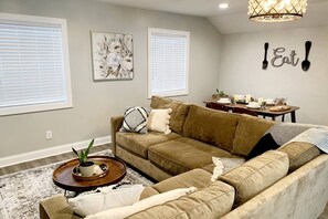Smart TV, DVD player, books - Private 2BR Hermann Home w/ Deck + Trolley Pickup - Great Event-Ready Stay! (Hermann)