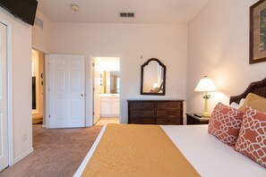 3 bedrooms, in-room safe, iron/ironing board, travel cot