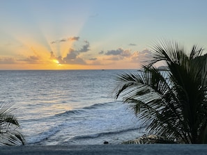 Beach nearby, sun loungers, beach towels
