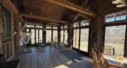 Sheep Camp - Steel and Wool Rustic Hideaway