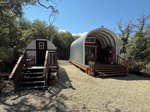 Sheep Camp - Steel and Wool Rustic Hideaway