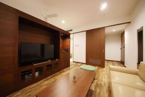 Coffres-forts dans les chambres, bureau, rideaux occultants