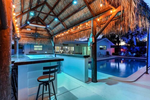 Pink Flamingo Pool Home | Firepit & Tiki!