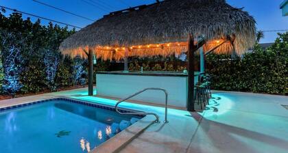 Pink Flamingo Pool Home | Firepit & Tiki!