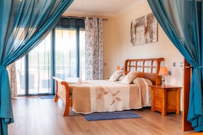 4 chambres, fer et planche Ă repasser, Wi-Fi gratuit, draps fournis