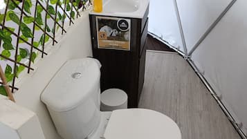 Bathtub, jetted tub, towels, soap