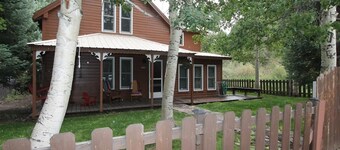 1st St, Wonderful 3 BR home in the town of CB!