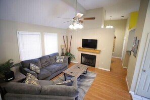 Smart TV, fireplace