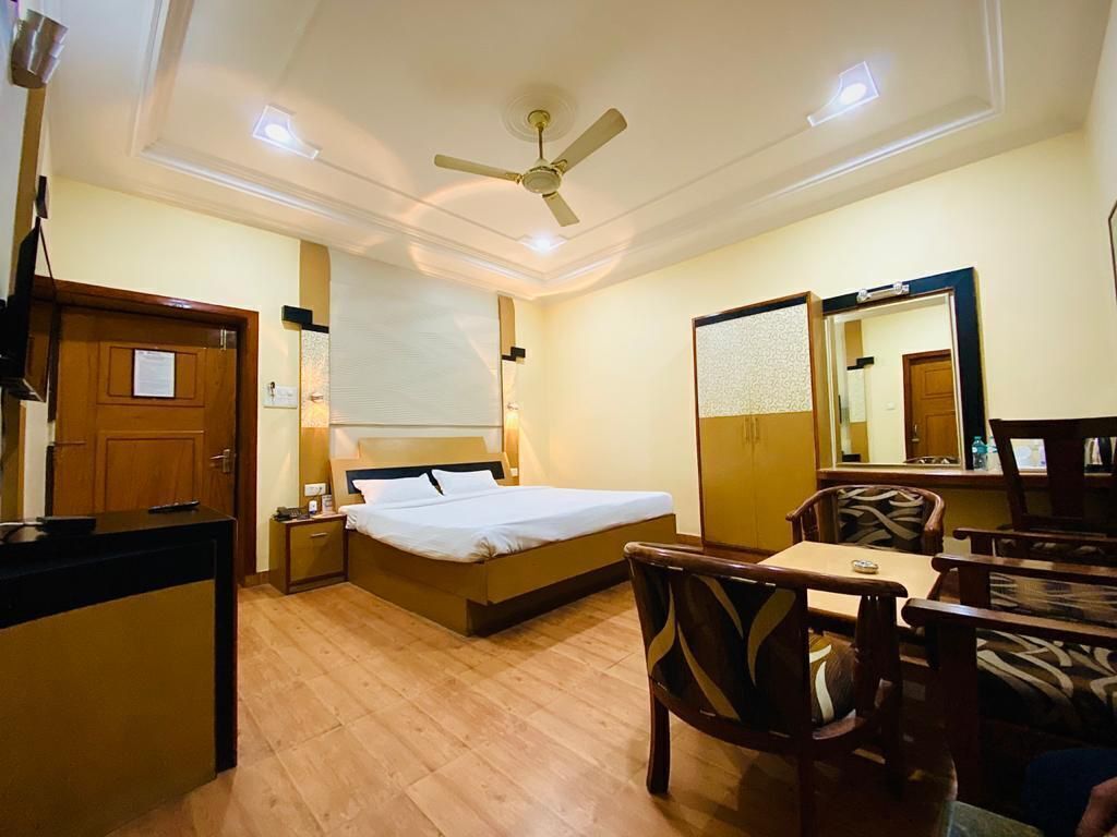 Premium bedding, down comforters, memory foam beds, free WiFi