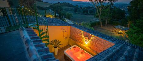 Bain à remous extérieur