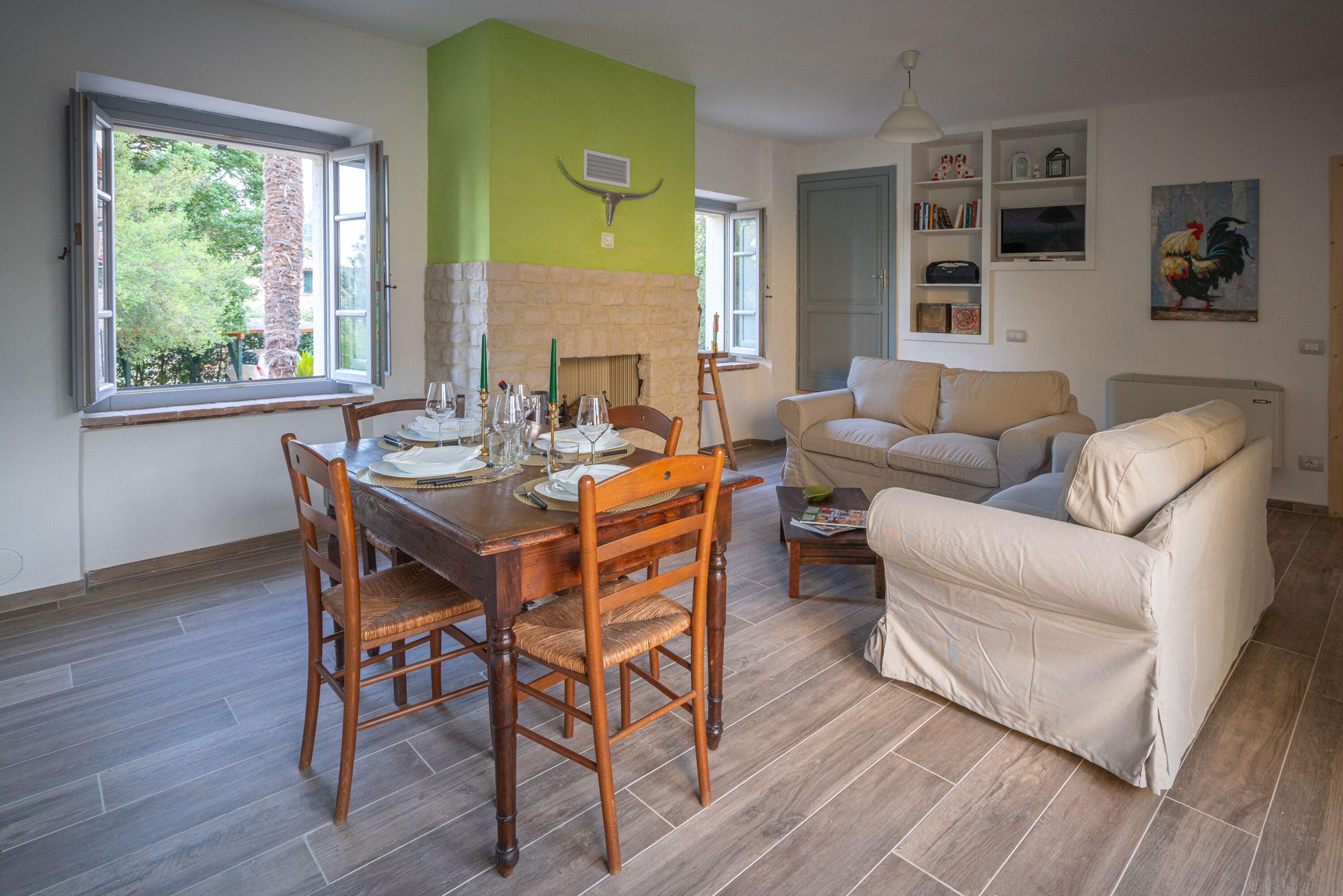 Smart-TV, Kamin, Stereoanlage