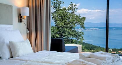 Villa AltaVista - Seaview & Relax with Private MiniGolf & Wellness